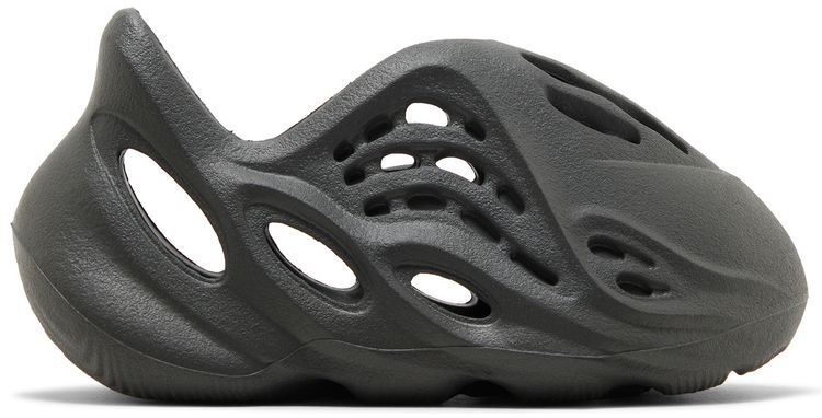 Кроссовки adidas Yeezy Foam Runner Infants 'Carbon', серый
Кроссовки adidas Yeezy Foam Runner Infants 'Carbon', серый