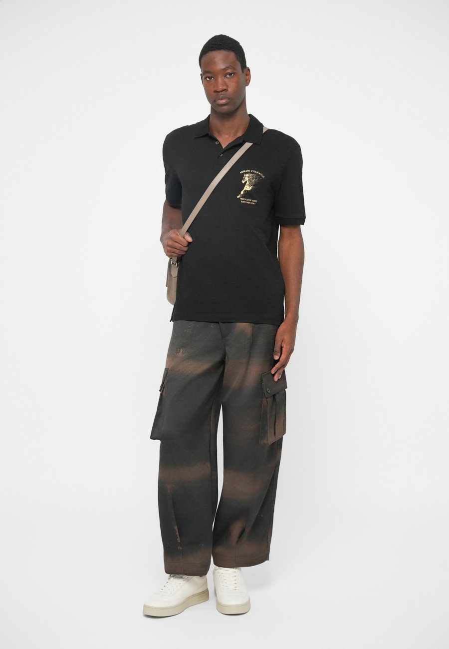 Поло Armani Exchange UNISEX, Black
Поло Armani Exchange UNISEX, Black