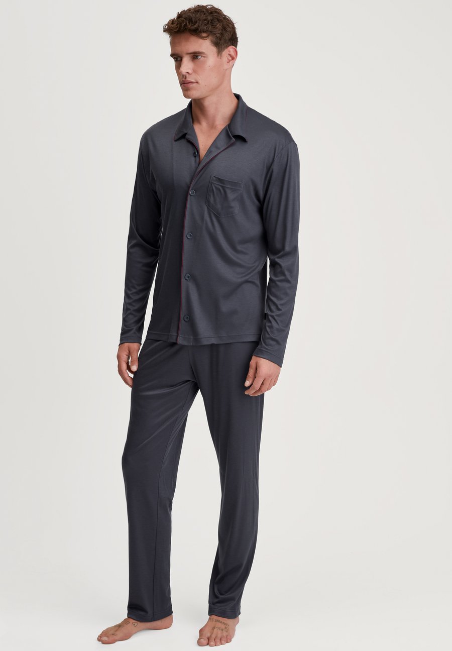 Пижамный комплект Calida SET DURCHGEKNÖPFT, Anthrazit/Anthracite
Пижамный комплект Calida SET DURCHGEKNÖPFT, Anthrazit/Anthracite