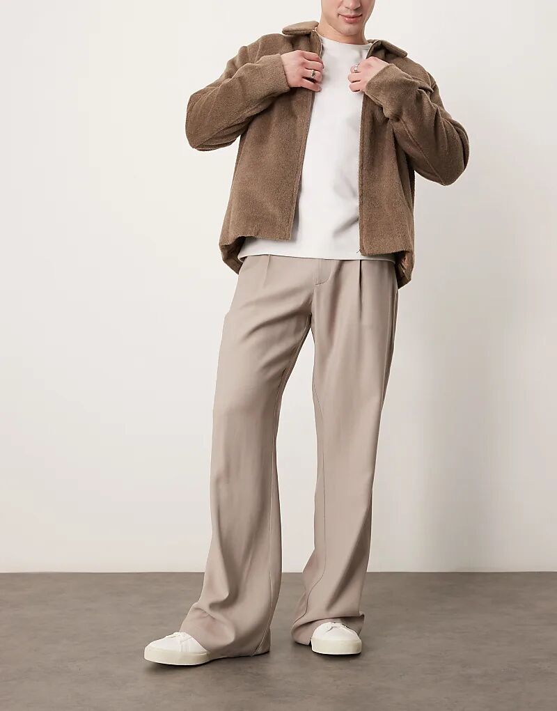 Широкие расклешенные элегантные брюки со складками бежевого цвета ASOS DESIGN
Широкие расклешенные элегантные брюки со складками бежевого цвета ASOS DESIGN