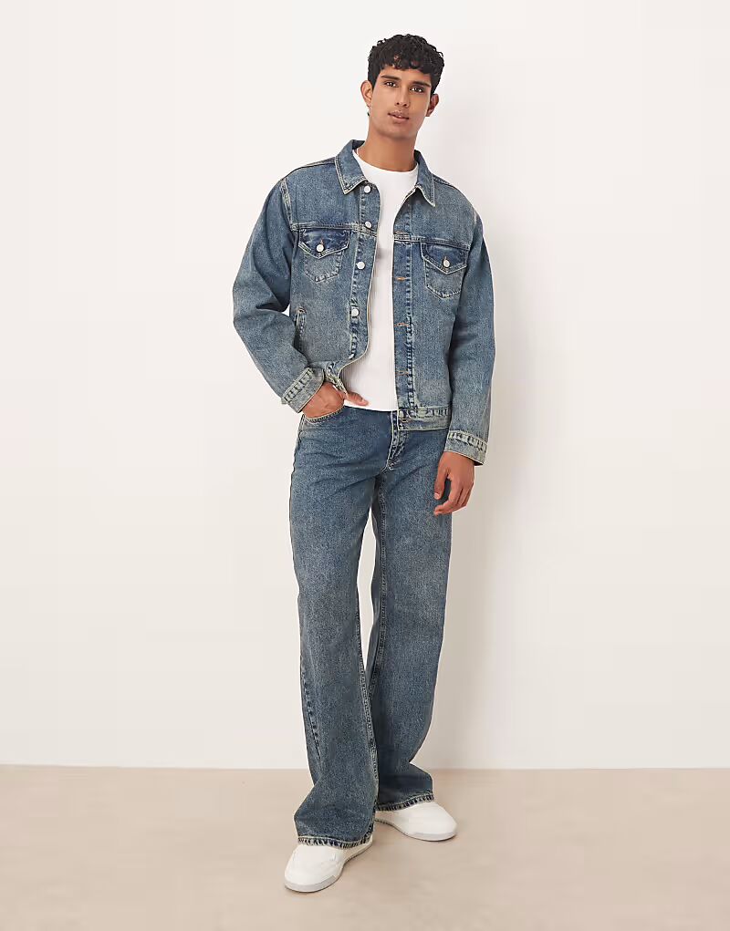 Джинсы-клеш, средне-синие с желтым оттенком Asos Design
Джинсы-клеш, средне-синие с желтым оттенком Asos Design