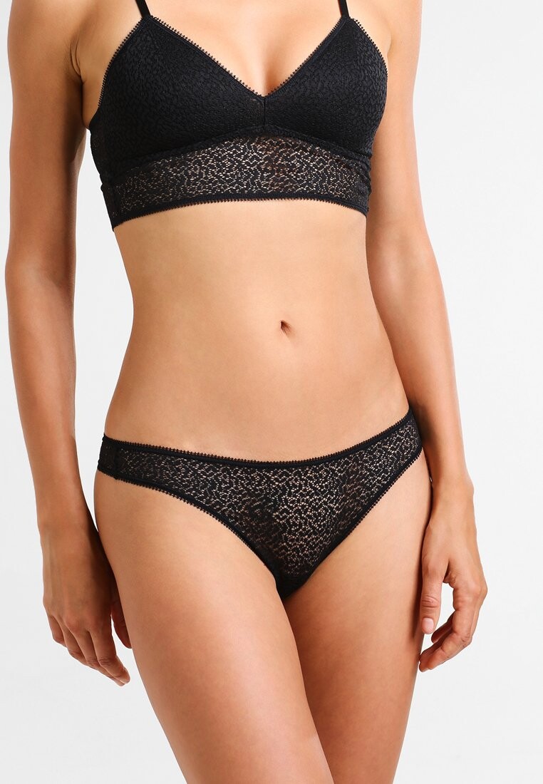 Стринги DKNY, черный
Стринги DKNY, черный