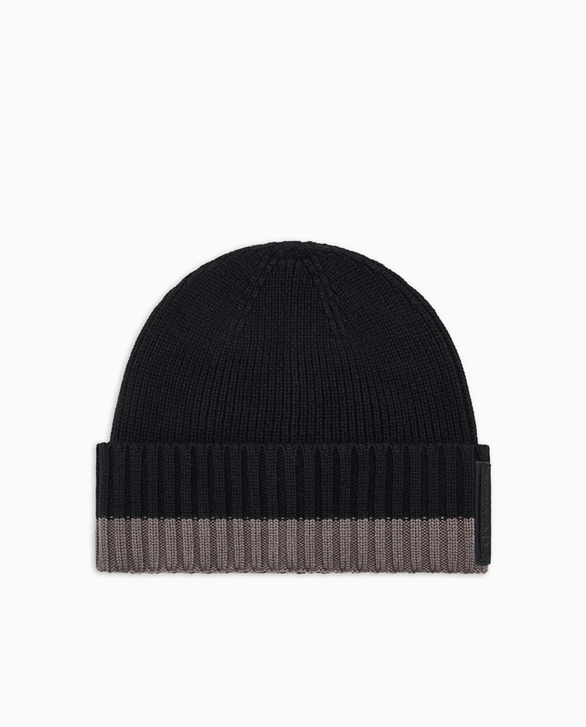 Мужская вязаная шапка из смесовой шерсти с контрастной подкладкой Armani Exchange, черный
Мужская вязаная шапка из смесовой шерсти с контрастной подкладкой Armani Exchange, черный