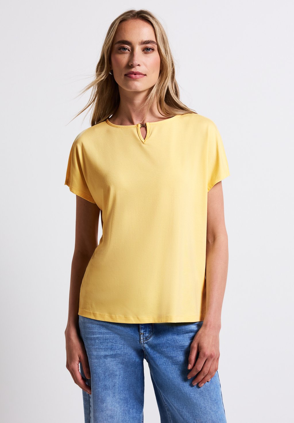 Базовая футболка MIT CUT OUT Street One, желтый
Базовая футболка MIT CUT OUT Street One, желтый