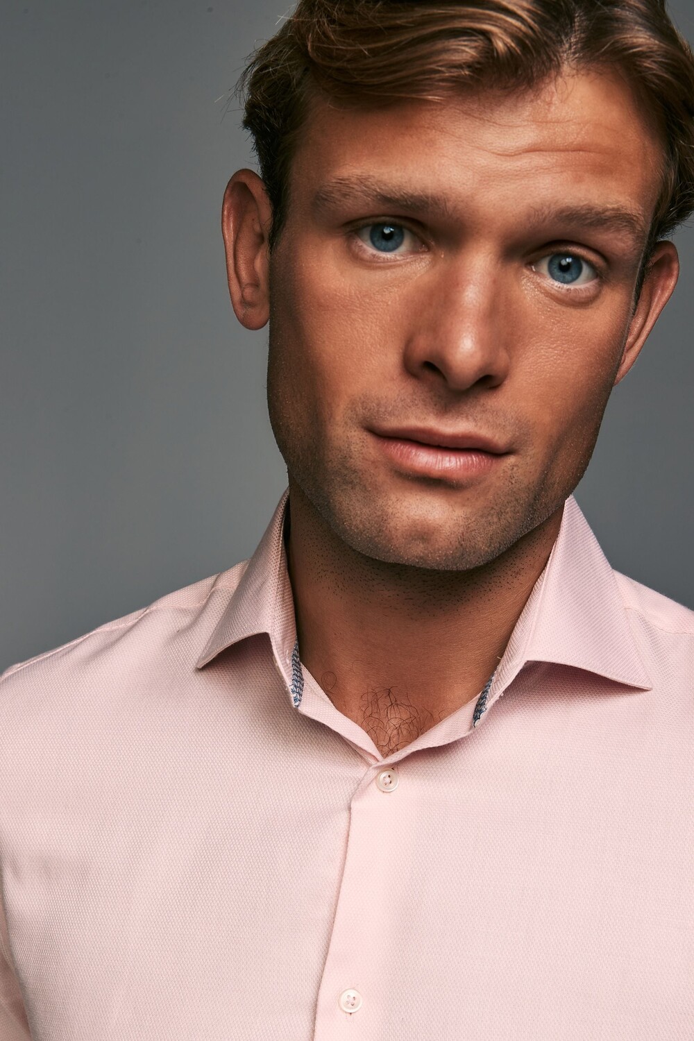 Рубашка классического кроя из фактурного 100% хлопкового поплина с длинными рукавами, одинарной манжетой и вырезным воротником Next, розовый
Рубашка классического кроя из фактурного 100% хлопкового поплина с длинными рукавами, одинарной манжетой и вырезным воротником Next, розовый