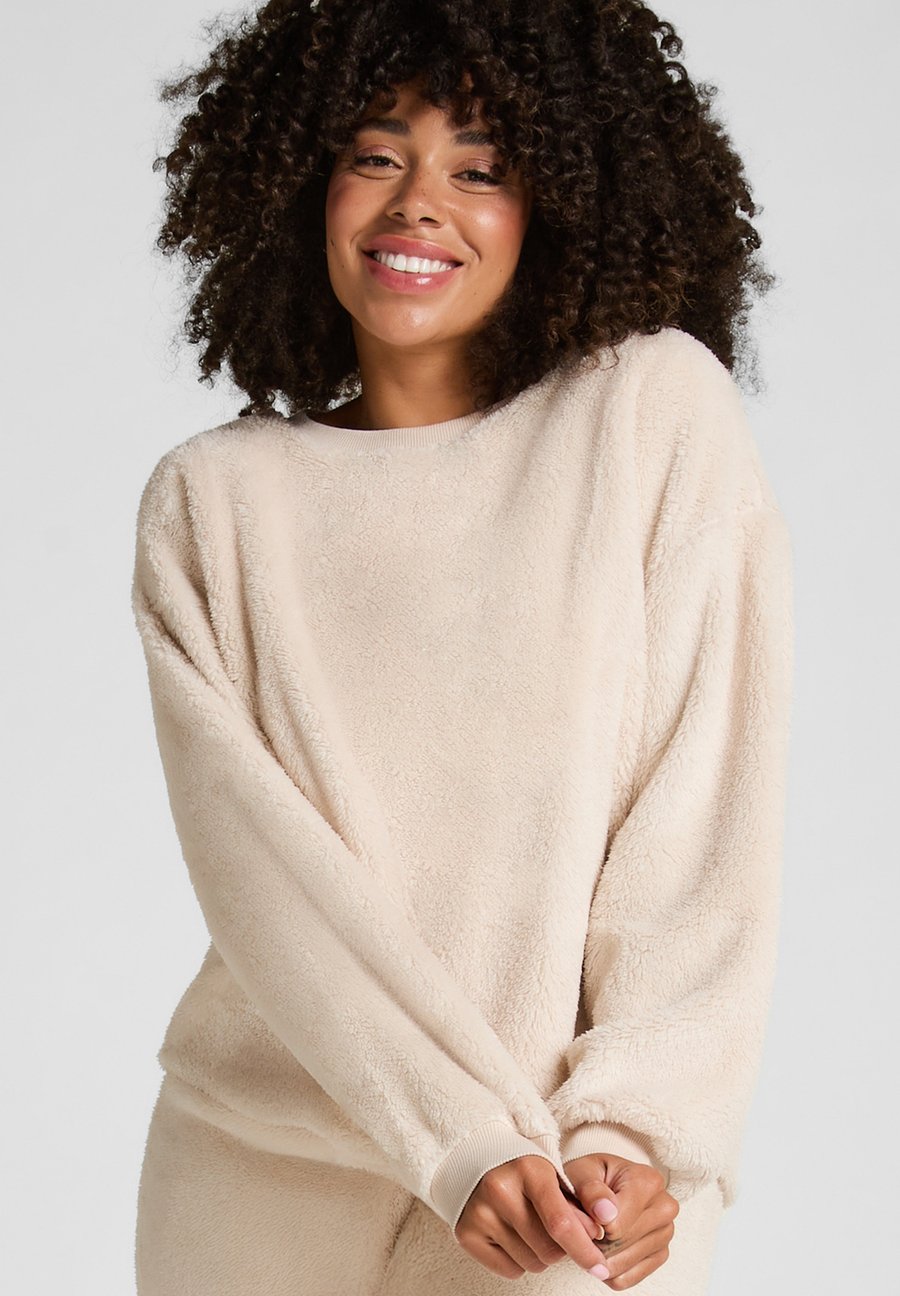Пижамный топ Hunkemöller LONGSLEEVED FLUFFY, Beige
Пижамный топ Hunkemöller LONGSLEEVED FLUFFY, Beige
