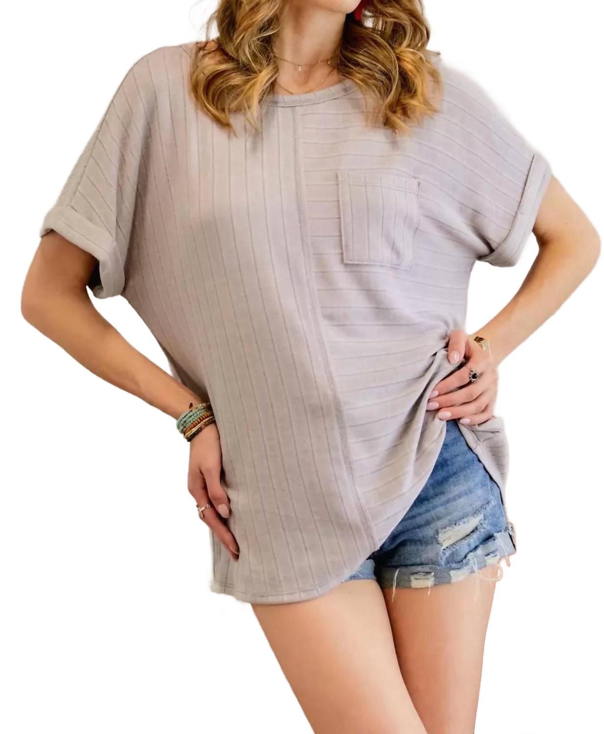 Топ свободного кроя с вырезом лодочкой и короткими рукавами, лавандовый цвет Adora
Топ свободного кроя с вырезом лодочкой и короткими рукавами, лавандовый цвет Adora