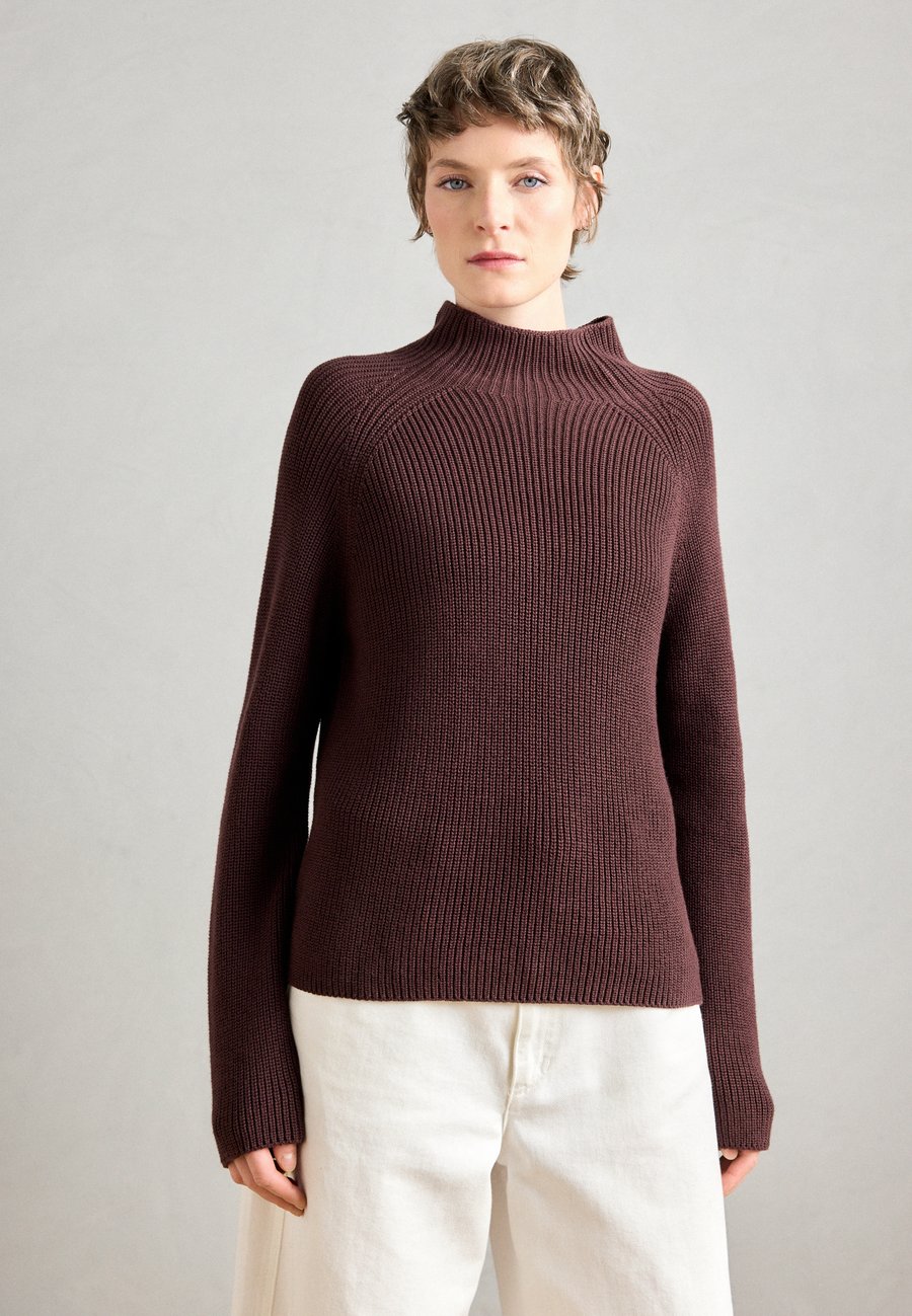 Джемпер Marc O'Polo LONGSLEEVE STAND UP COLLAR, Black Cherry/Bordeaux
Джемпер Marc O'Polo LONGSLEEVE STAND UP COLLAR, Black Cherry/Bordeaux