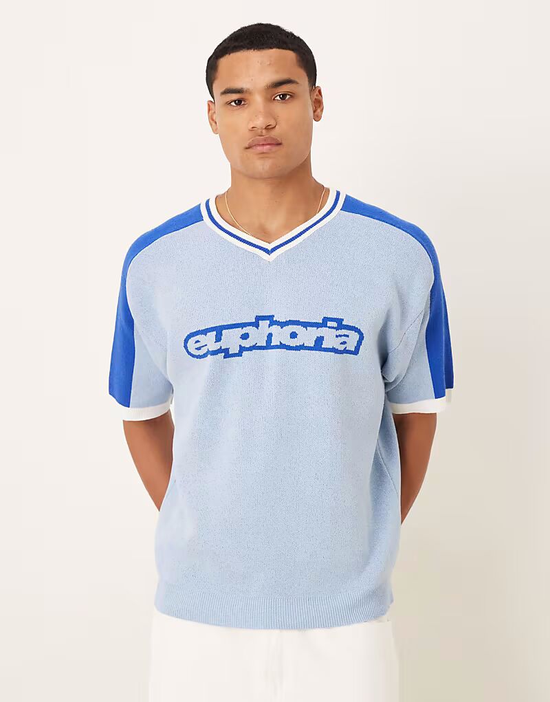 Свободная трикотажная футболка с V-образным вырезом и принтом Euphoria светло-голубого цвета Asos Design, Синий, Свободная трикотажная футболка с V-образным вырезом и принтом Euphoria светло-голубого цвета Asos Design
Свободная трикотажная футболка с V-образным вырезом и принтом Euphoria светло-голубого цвета Asos Design, Синий, Свободная трикотажная футболка с V-образным вырезом и принтом Euphoria светло-голубого цвета Asos Design