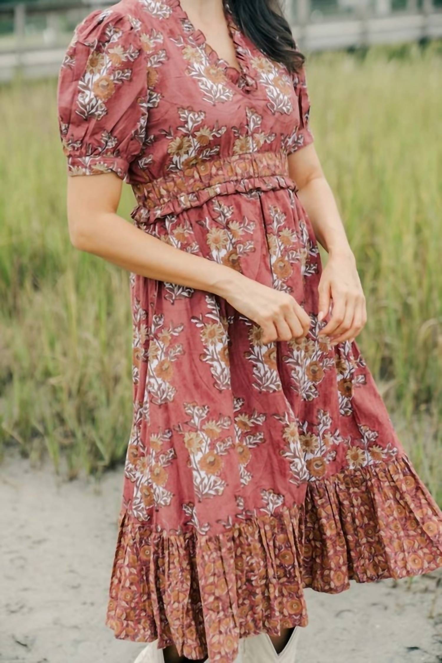 Платье-миди Ember в цвете «чай» VICTORIA DUNN, цвет chai tea
Платье-миди Ember в цвете «чай» VICTORIA DUNN, цвет chai tea