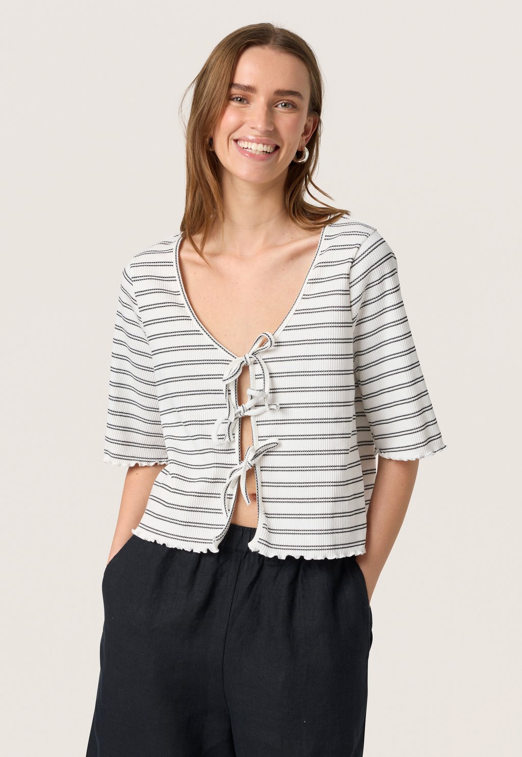 Кардиган Soaked in Luxury, черный
Кардиган Soaked in Luxury, черный