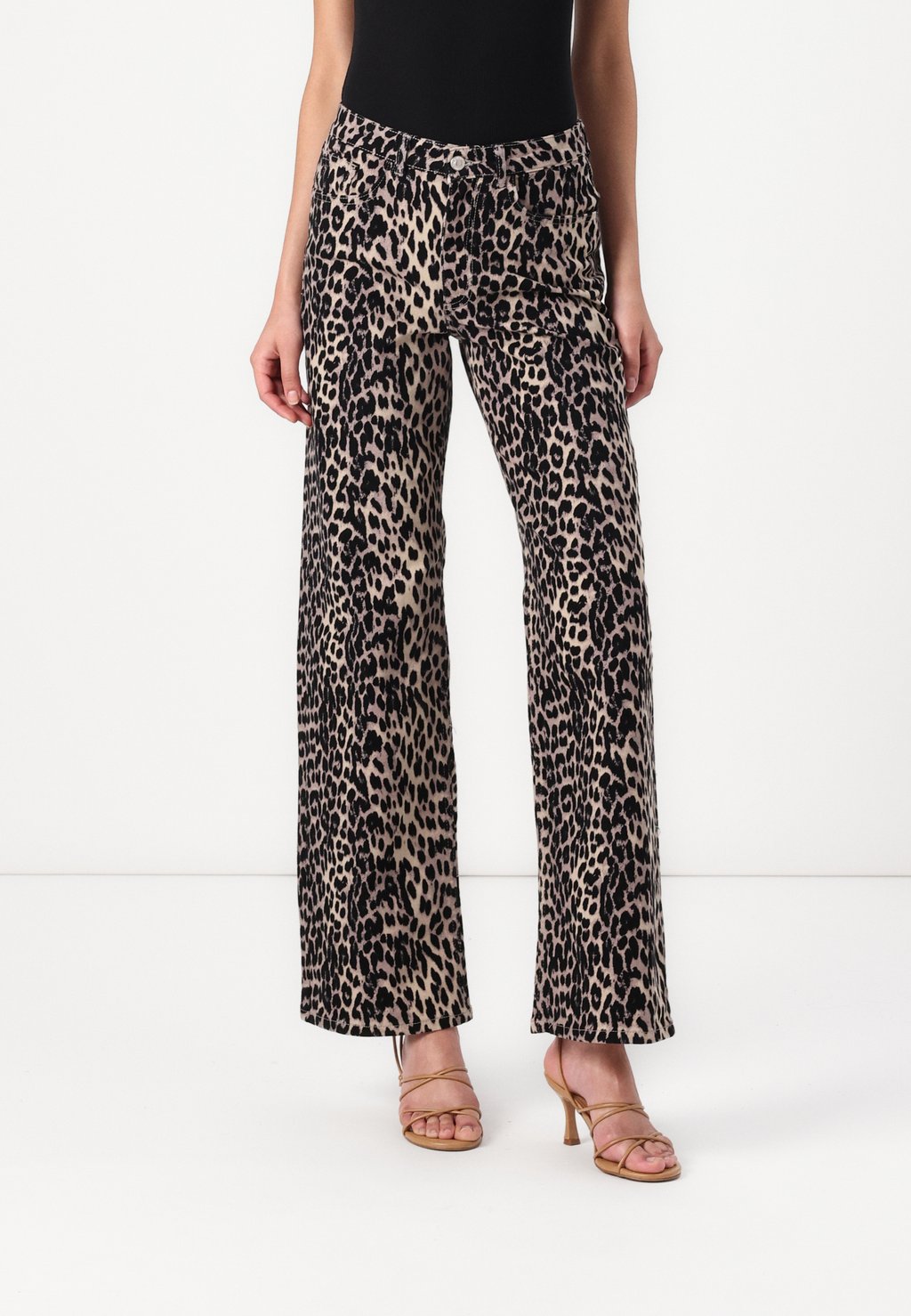 Брюки ONLJUICY ANLIE WIDE PANT ONLY, черный
Брюки ONLJUICY ANLIE WIDE PANT ONLY, черный