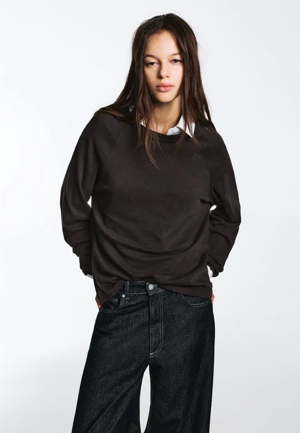 Футболка с длинными рукавами реглан Pull&Bear, Dark Grey, Серый, Футболка с длинными рукавами реглан Pull&Bear, Dark Grey
Футболка с длинными рукавами реглан Pull&Bear, Dark Grey, Серый, Футболка с длинными рукавами реглан Pull&Bear, Dark Grey