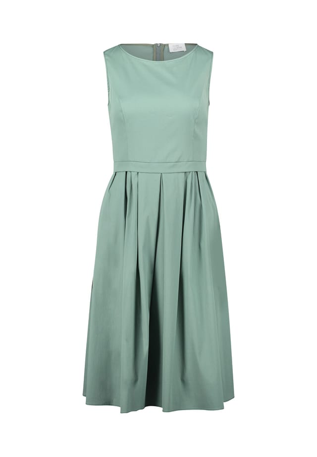 Летнее платье приталенное Vera Mont, зеленый
Летнее платье приталенное Vera Mont, зеленый