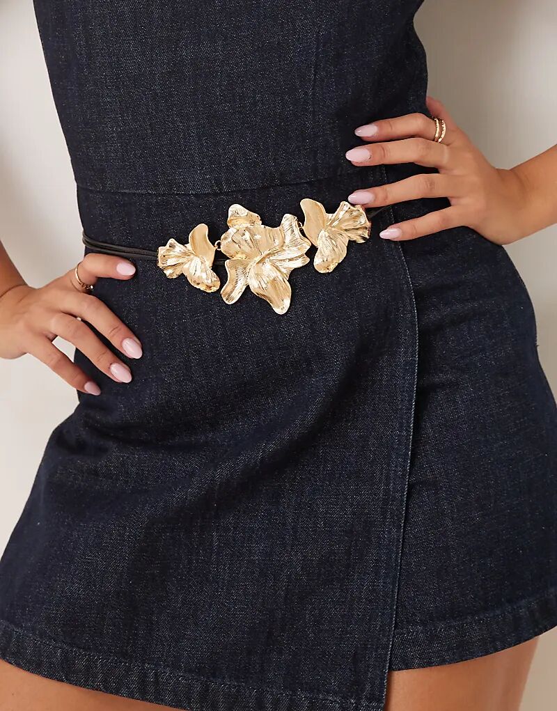 Ремень-веревка ASOS DESIGN из искусственной кожи с абстрактной золотой пряжкой в виде цветка черного цвета
Ремень-веревка ASOS DESIGN из искусственной кожи с абстрактной золотой пряжкой в виде цветка черного цвета