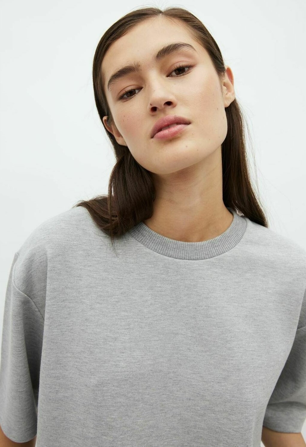 Базовая футболка mbyM, серый
Базовая футболка mbyM, серый