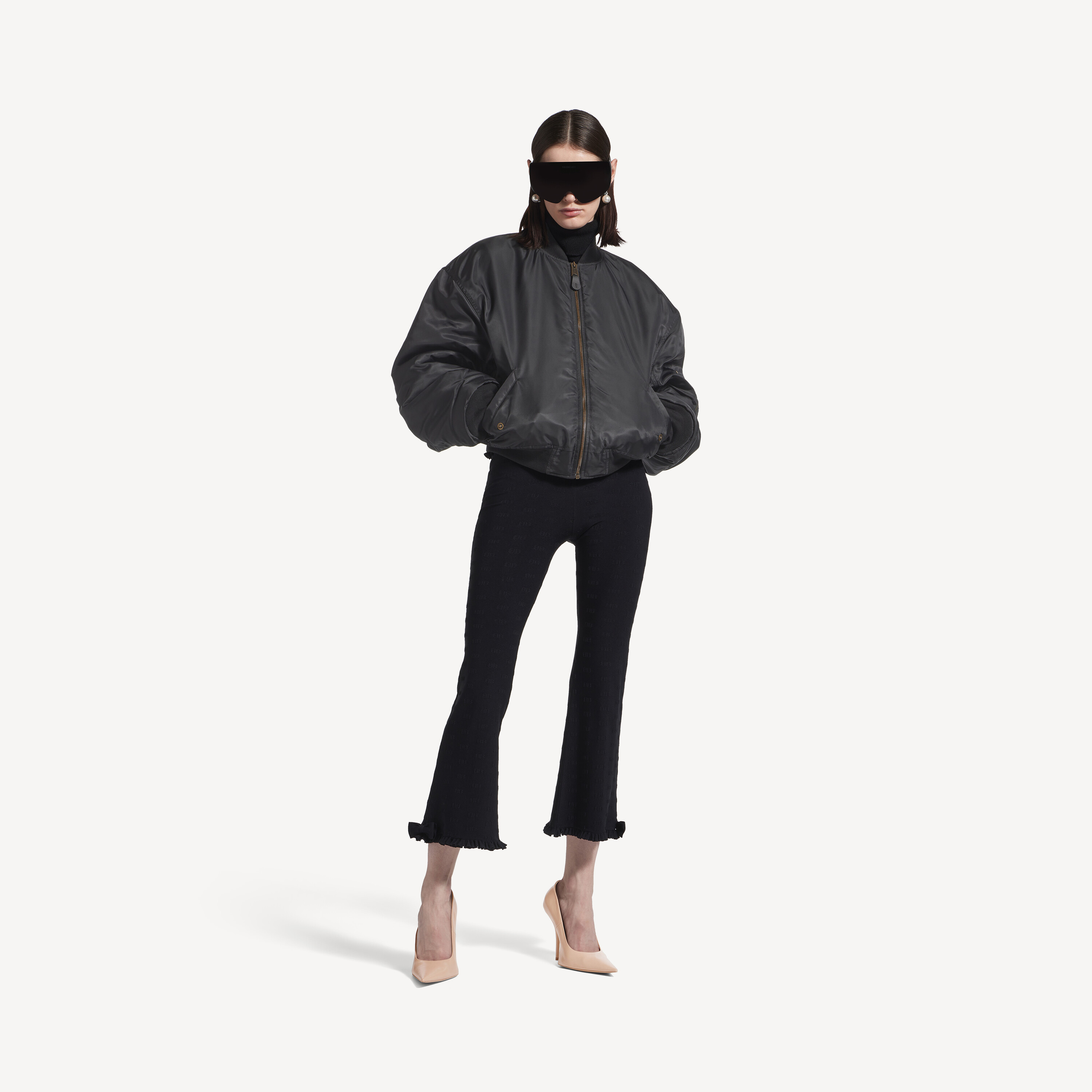 Женская стандартная бомбер-куртка черного цвета BALENCIAGA, черный
Женская стандартная бомбер-куртка черного цвета BALENCIAGA, черный