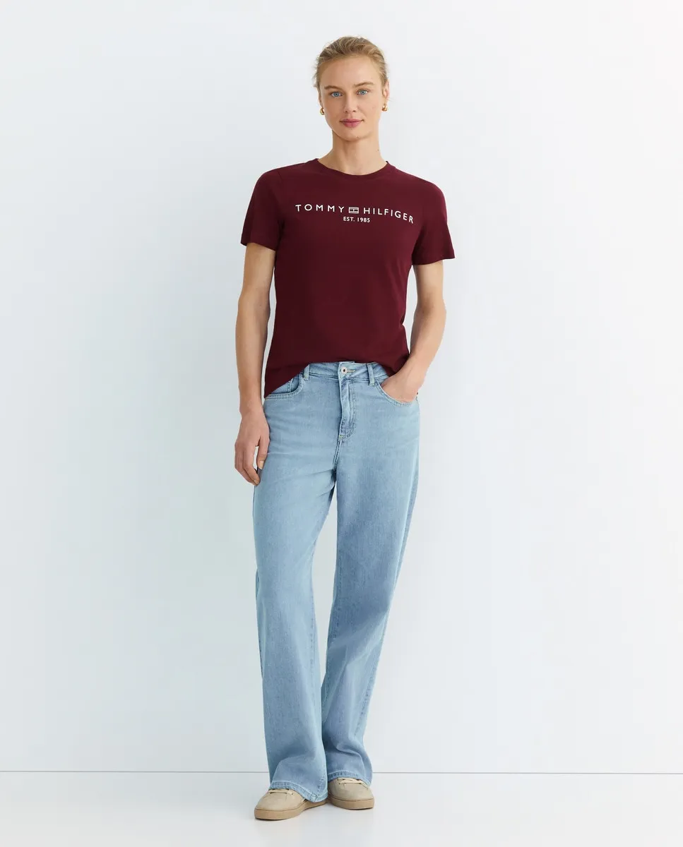 Женская однотонная футболка с короткими рукавами и круглым вырезом Tommy Hilfiger, бордовый
Женская однотонная футболка с короткими рукавами и круглым вырезом Tommy Hilfiger, бордовый
