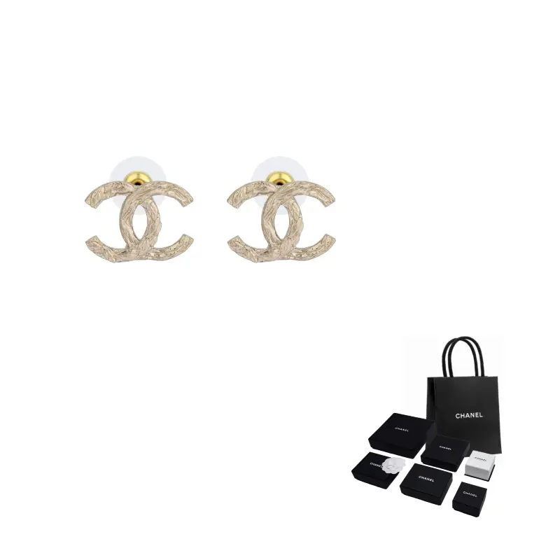 Металлические серьги Unisex Gold CHANEL, золотой
Металлические серьги Unisex Gold CHANEL, золотой