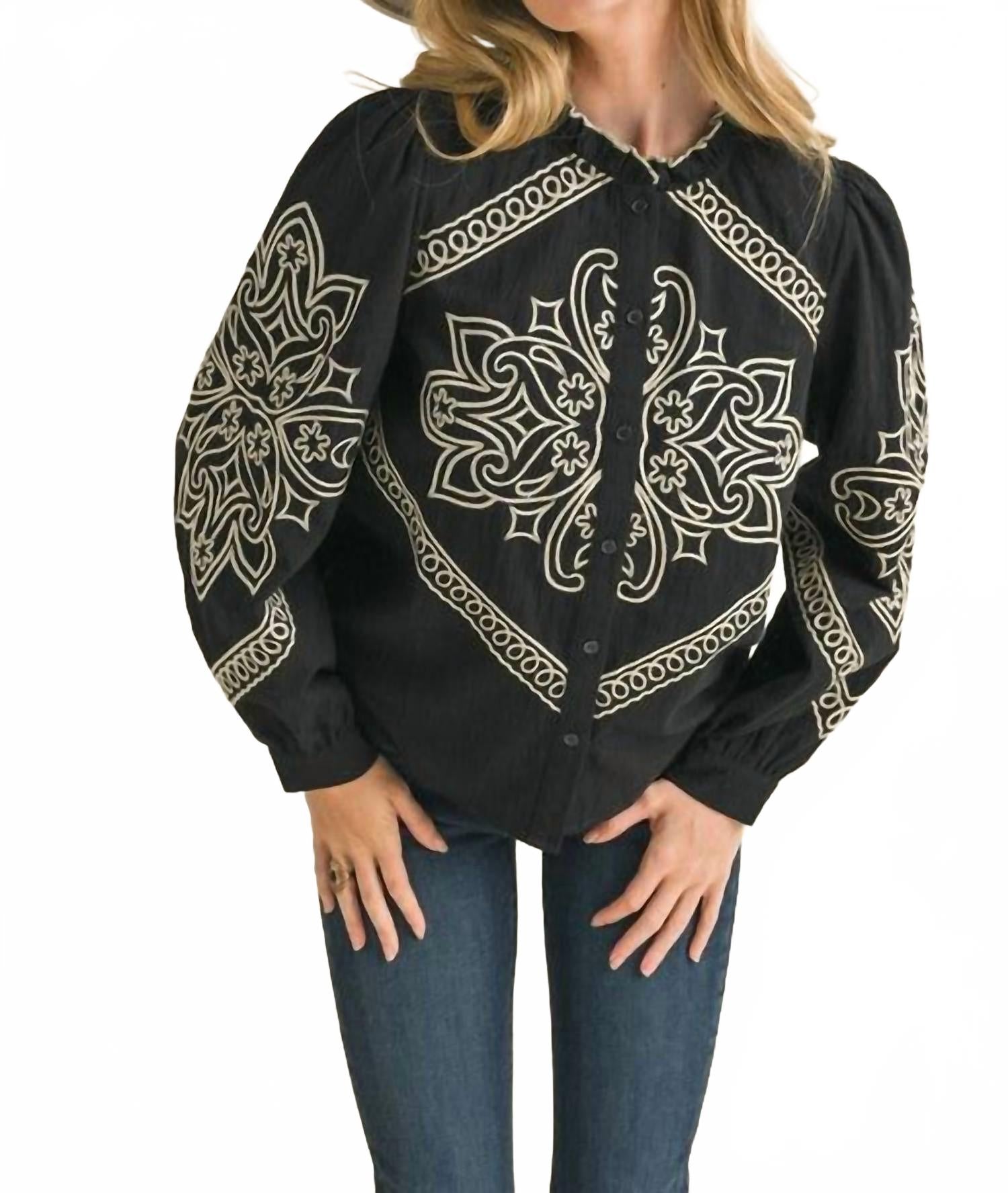 Черная блузка с западной вышивкой En Merci
Черная блузка с западной вышивкой En Merci