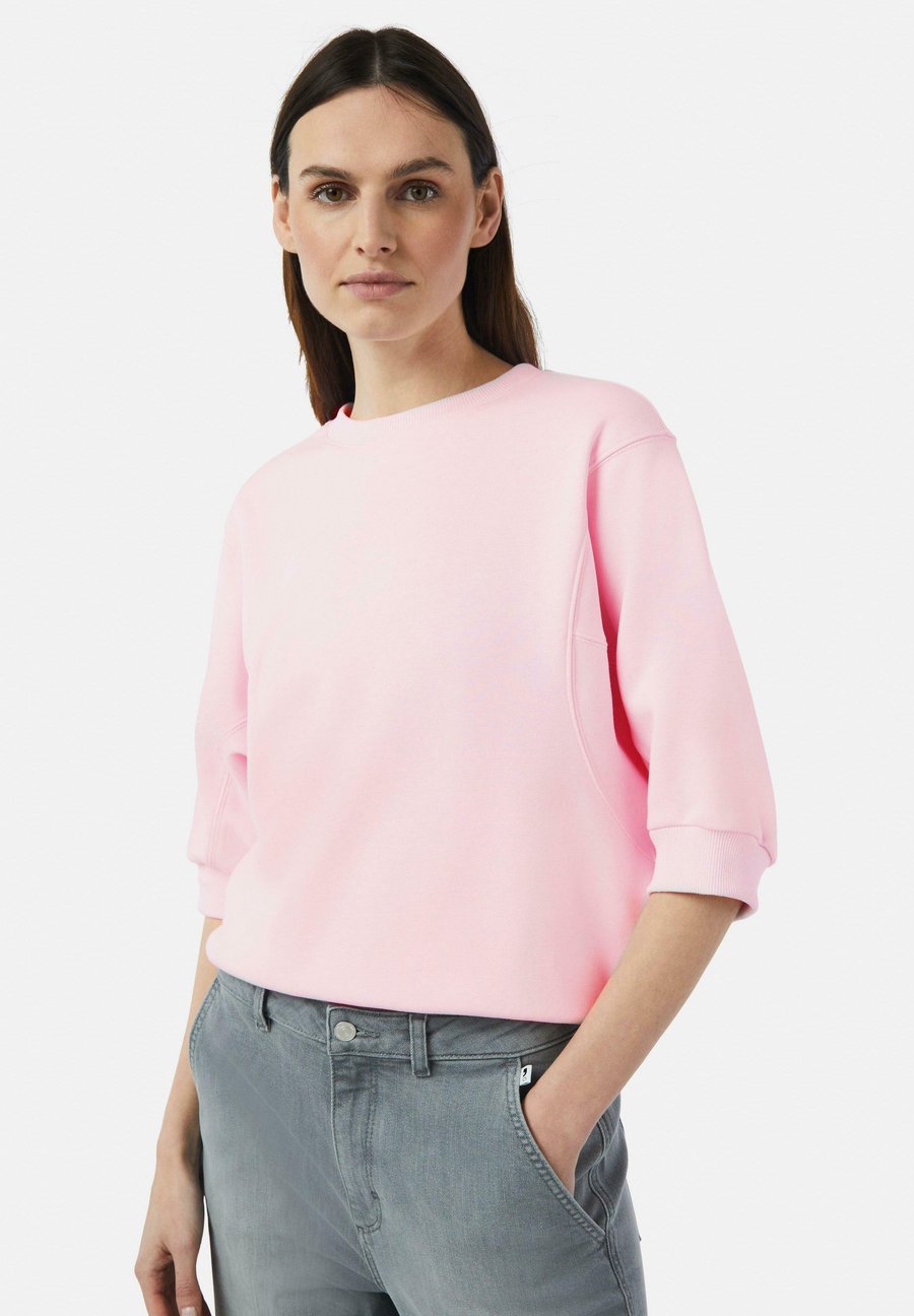 Толстовка comma casual identity MIT 3/4-ÄRMELN, Zartrosa/Light Pink
Толстовка comma casual identity MIT 3/4-ÄRMELN, Zartrosa/Light Pink