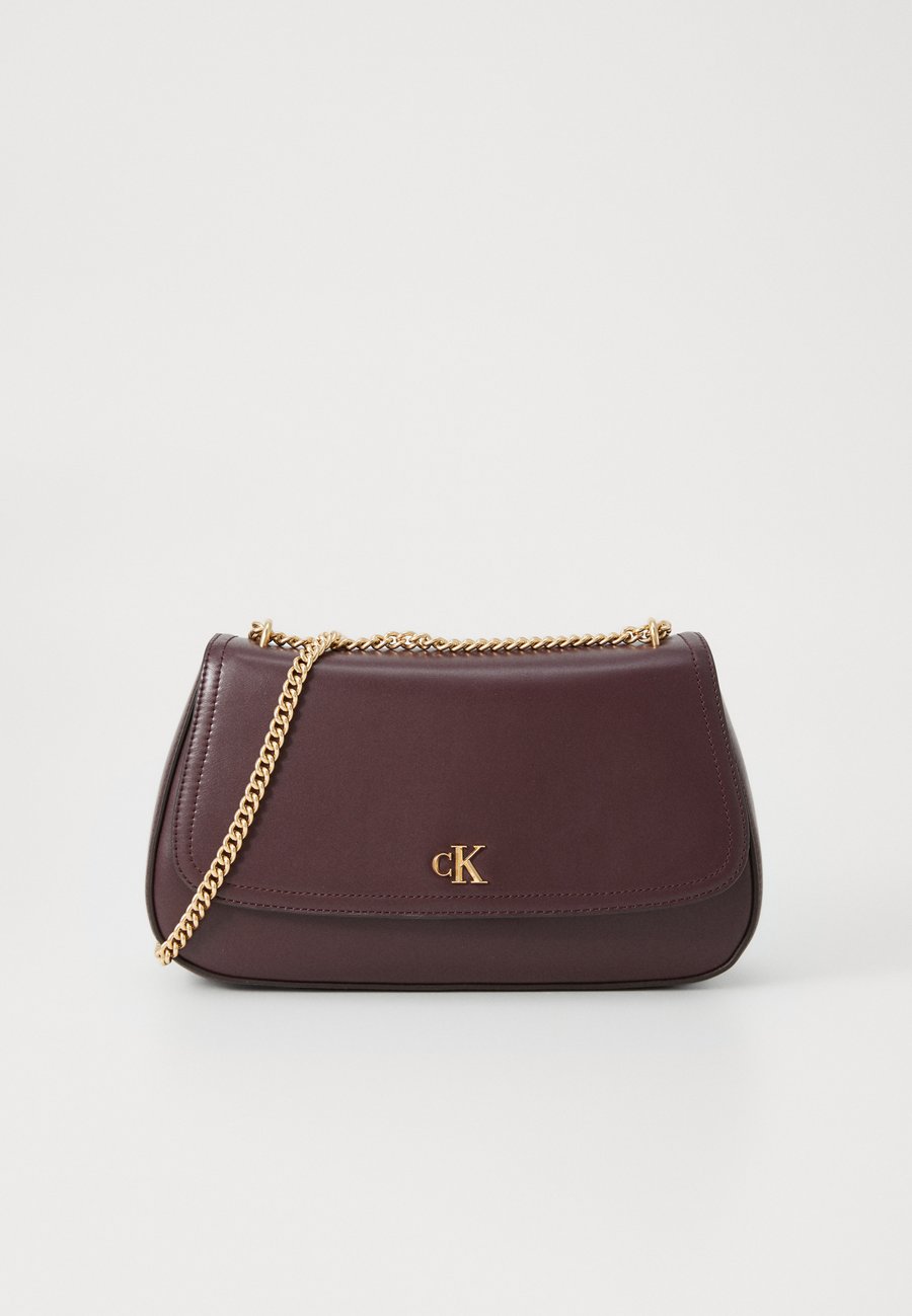 Сумка Calvin Klein HARDWARE MONOGRAM, Fudge/Dark Brown
Сумка Calvin Klein HARDWARE MONOGRAM, Fudge/Dark Brown