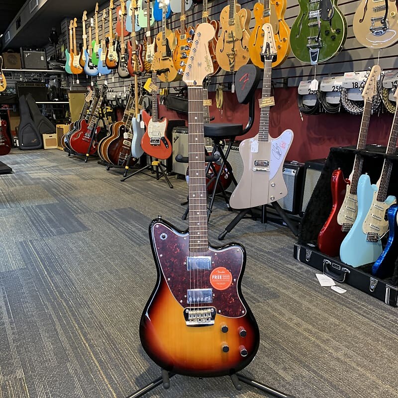 Электрогитара Squier Paranormal Toronado, Laurel Fingerboard 2021 3-Color Sunburst 
Электрогитара Squier Paranormal Toronado, Laurel Fingerboard 2021 3-Color Sunburst
