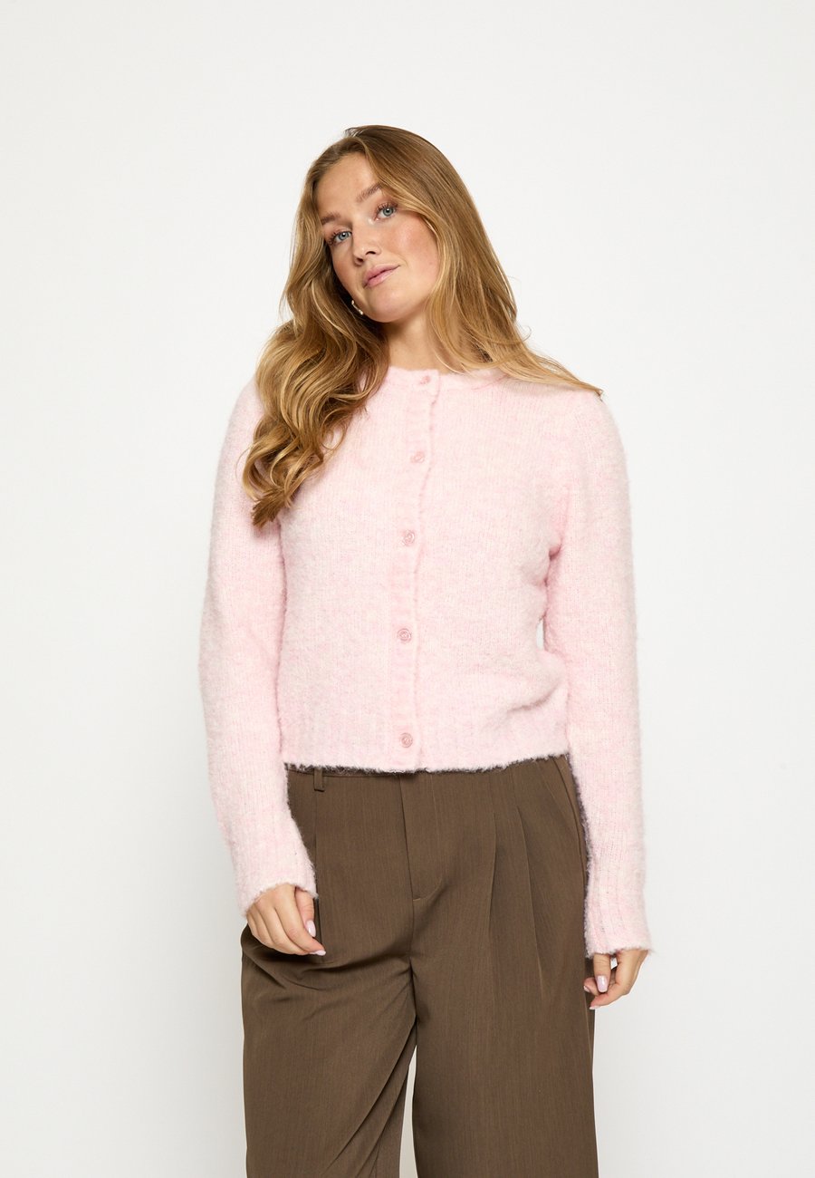 Кардиган PEPPERCORN LISS, Pearl Blush Pink/Pink
Кардиган PEPPERCORN LISS, Pearl Blush Pink/Pink