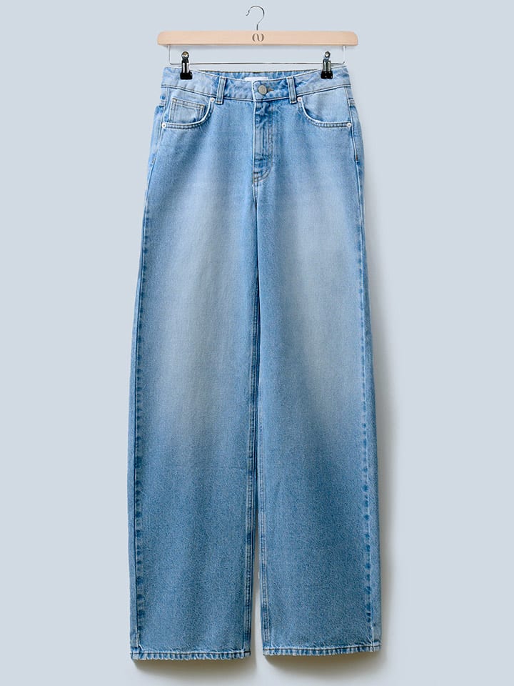 Джинсы "Ронда" синего цвета LeGer
Джинсы "Ронда" синего цвета LeGer