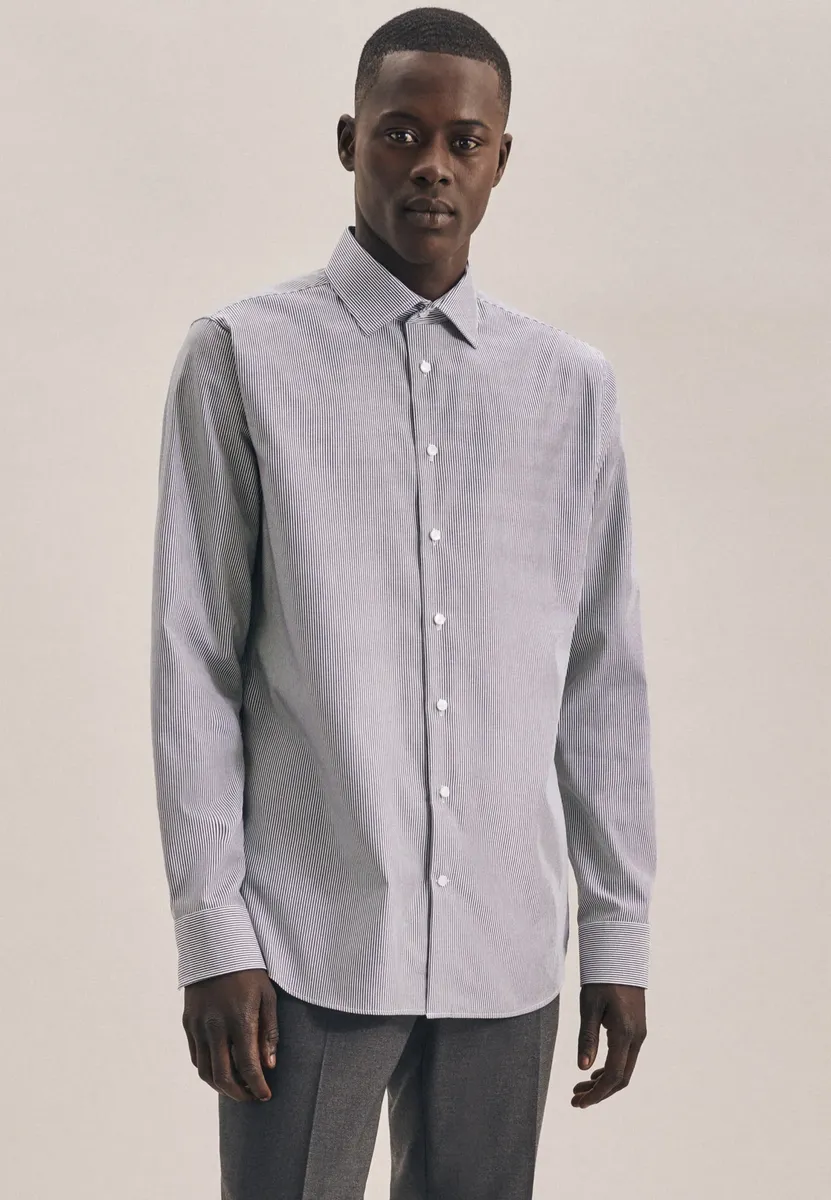 Деловая рубашка seidensticker "Shaped", фигурный воротник с длинными рукавами и полосками Kent, синий
Деловая рубашка seidensticker "Shaped", фигурный воротник с длинными рукавами и полосками Kent, синий