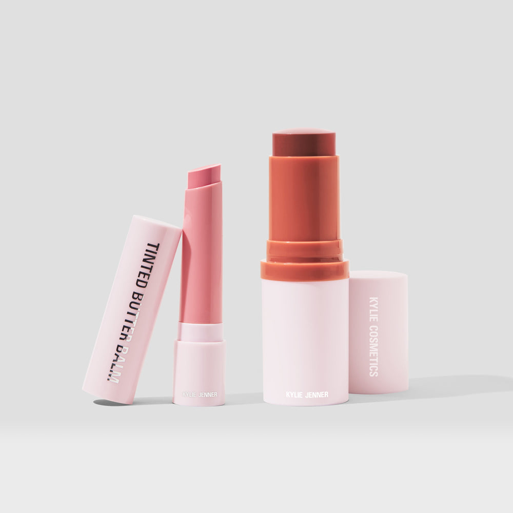 Набор Kylie Cosmetics Powder Blush Stick & Tinted Butter Balm Duo, bubblegum pink/breakfast in bed
Набор Kylie Cosmetics Powder Blush Stick & Tinted Butter Balm Duo, bubblegum pink/breakfast in bed