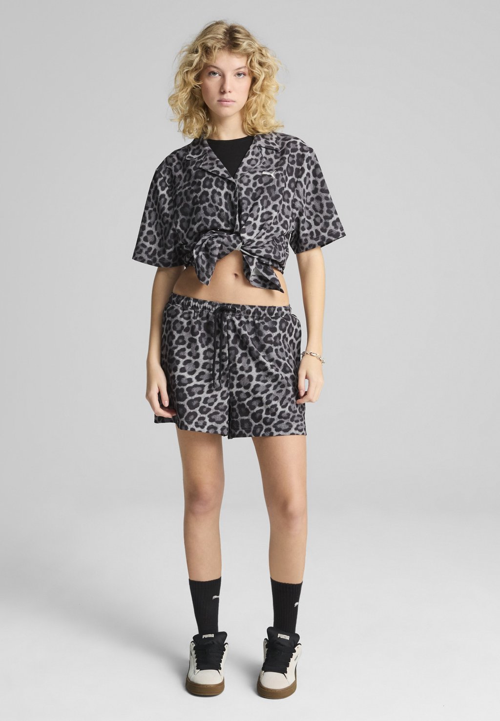 Шорты LEO LUXE MIT ALLOVER-PRINT Puma, черный
Шорты LEO LUXE MIT ALLOVER-PRINT Puma, черный