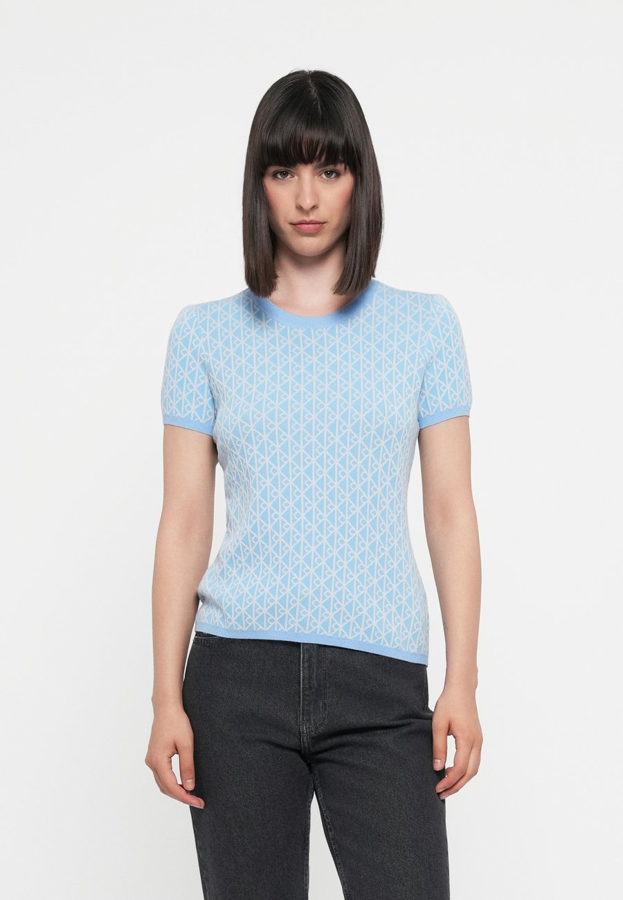 Футболка Calvin Klein CAP SLEEVE SNOWY BABY TEE, Frozen Fjord/Light Blue, Белый, Футболка Calvin Klein CAP SLEEVE SNOWY BABY TEE, Frozen Fjord/Light Blue
Футболка Calvin Klein CAP SLEEVE SNOWY BABY TEE, Frozen Fjord/Light Blue, Белый, Футболка Calvin Klein CAP SLEEVE SNOWY BABY TEE, Frozen Fjord/Light Blue