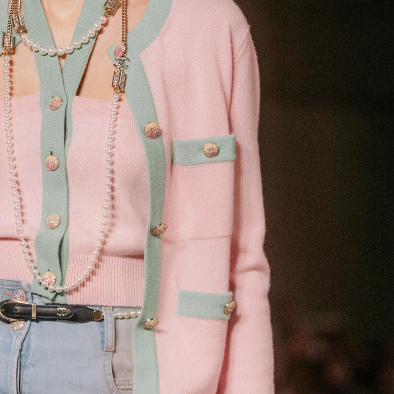 Свитер женский кашемировый Chanel, розовый
Свитер женский кашемировый Chanel, розовый