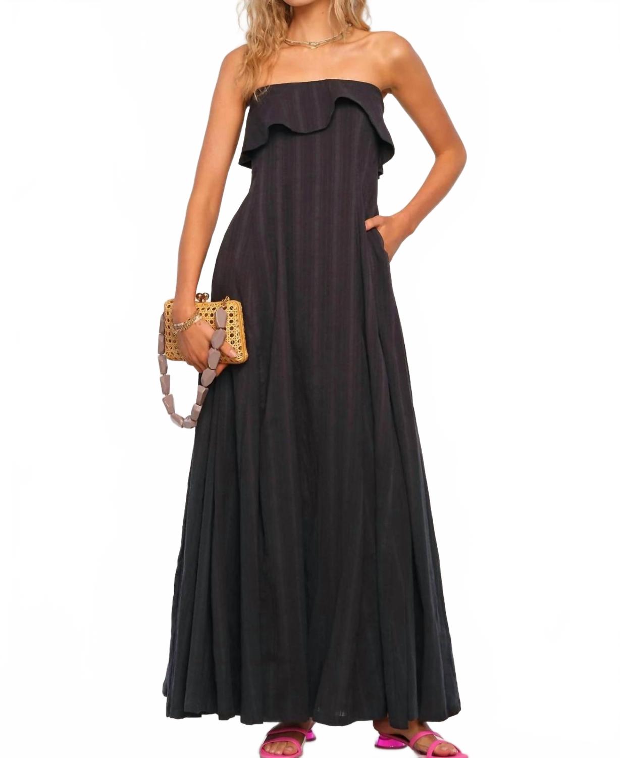 Оуэн Черное бесшовное макси-платье Heartloom
Оуэн Черное бесшовное макси-платье Heartloom