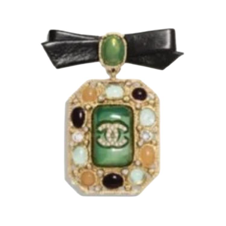 Брошь женская разноцветная CHANEL
Брошь женская разноцветная CHANEL