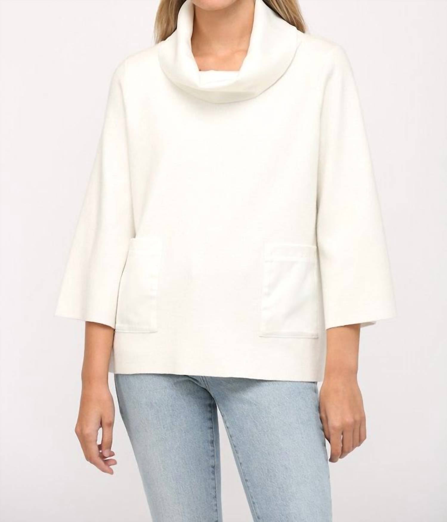 Контрастный атласный свитер с капюшоном в кремовом цвете FATE
Контрастный атласный свитер с капюшоном в кремовом цвете FATE