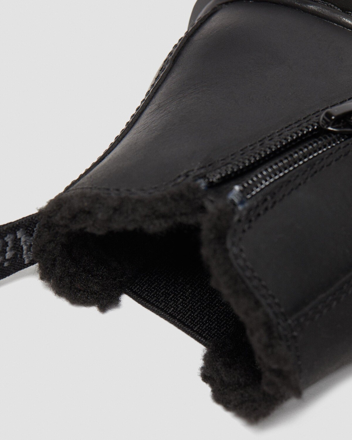 Ботинки челси Junior 2976 Leonore на подкладке из искусственного меха Dr. Martens
Ботинки челси Junior 2976 Leonore на подкладке из искусственного меха Dr. Martens