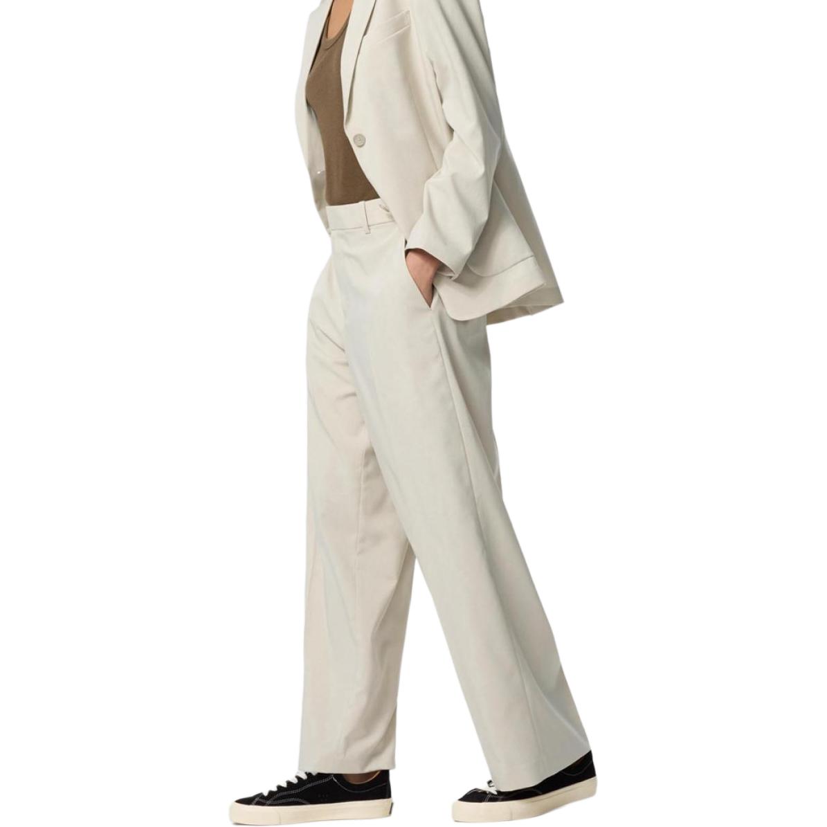 Uniqlo Женские повседневные брюки бежевого цвета
Uniqlo Женские повседневные брюки бежевого цвета