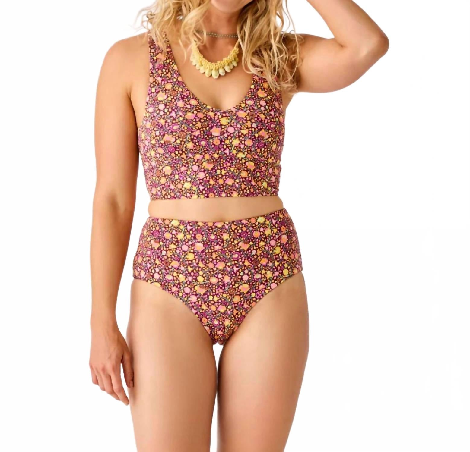 Двусторонние плавки-бикини Erin в стиле Garden/nirvana Carve Designs, Garden/Nirvana
Двусторонние плавки-бикини Erin в стиле Garden/nirvana Carve Designs, Garden/Nirvana