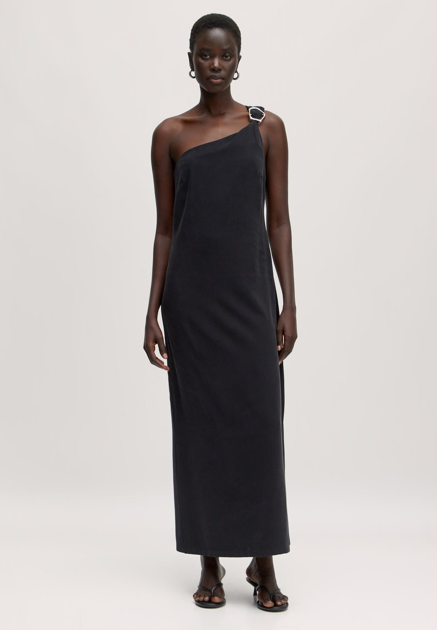 Платье EDITED Maxi dress, Schwarz/Black
Платье EDITED Maxi dress, Schwarz/Black