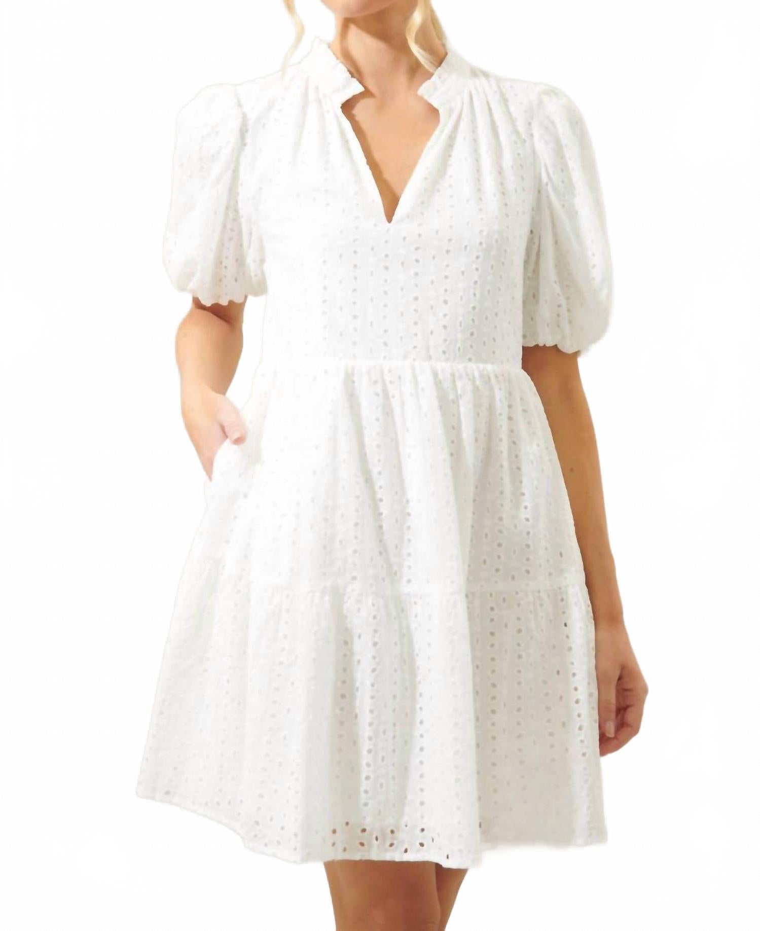 Мини-платье Jacey Babydoll с люверсами белого цвета Sugarlips, белый
Мини-платье Jacey Babydoll с люверсами белого цвета Sugarlips, белый