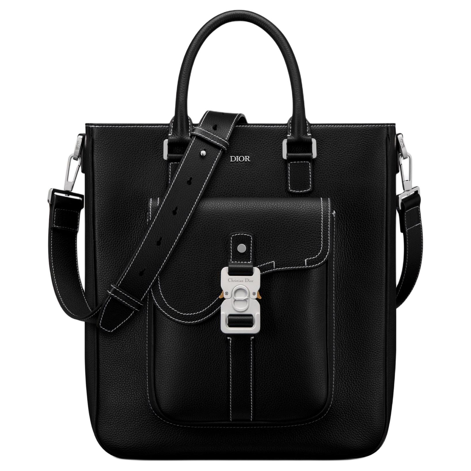 DIOR Сумка-тоут из зернистой телячьей кожи
DIOR Сумка-тоут из зернистой телячьей кожи