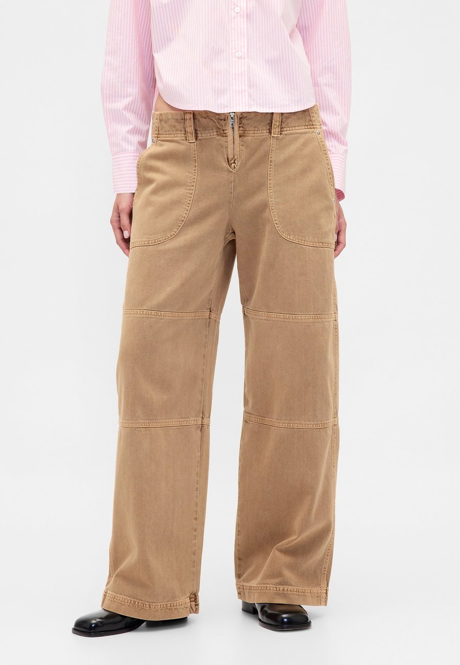 Брюки GAP GAP SANDY LIANG LOW RISE UTILITY PANTS, Mojave/Brown
Брюки GAP GAP SANDY LIANG LOW RISE UTILITY PANTS, Mojave/Brown