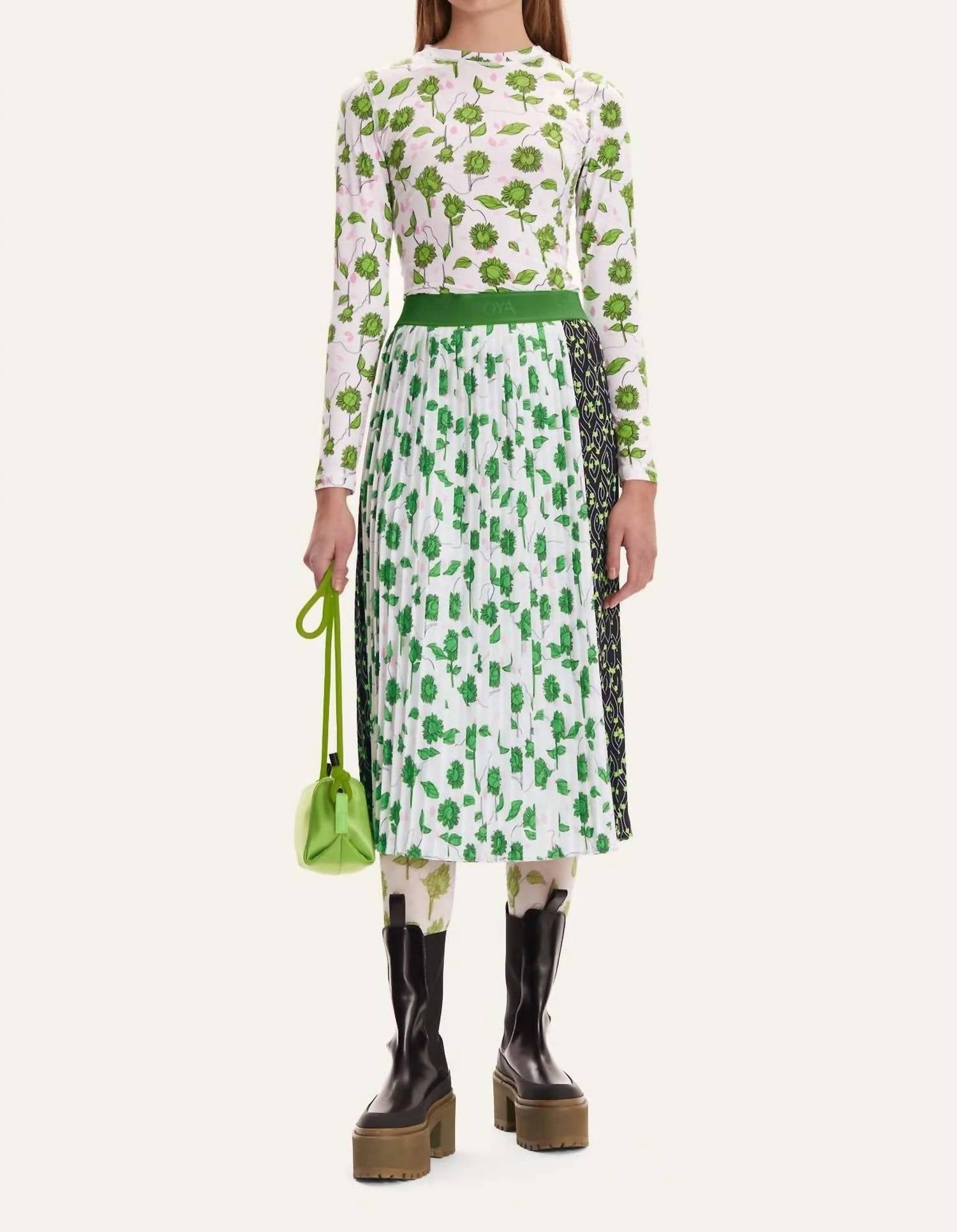 Топ Juno Crewneck в цвете «Подсолнух» STINE GOYA, Sunflower
Топ Juno Crewneck в цвете «Подсолнух» STINE GOYA, Sunflower