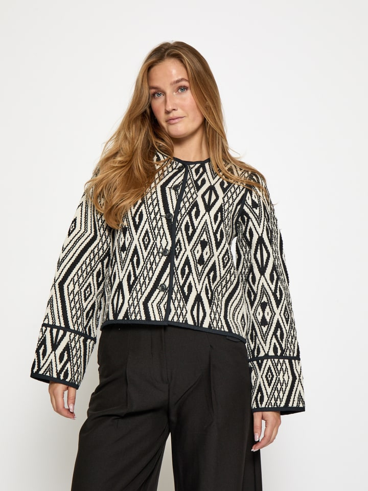 Куртка черного цвета minus
Куртка черного цвета minus