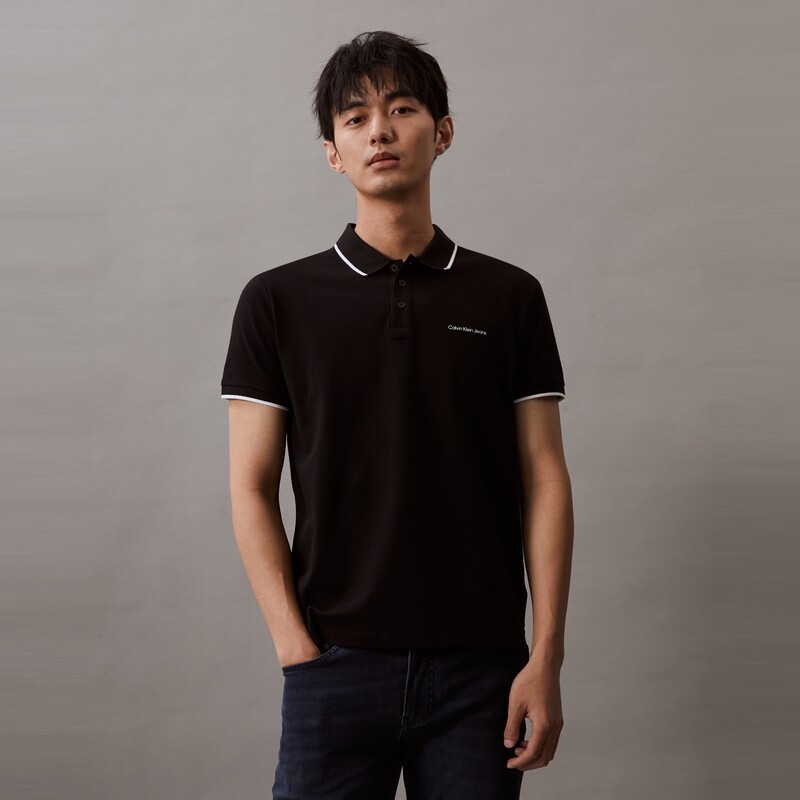 Рубашка-поло мужская Calvin Klein Jeans с короткими рукавами и мелким принтом, белый
Рубашка-поло мужская Calvin Klein Jeans с короткими рукавами и мелким принтом, белый