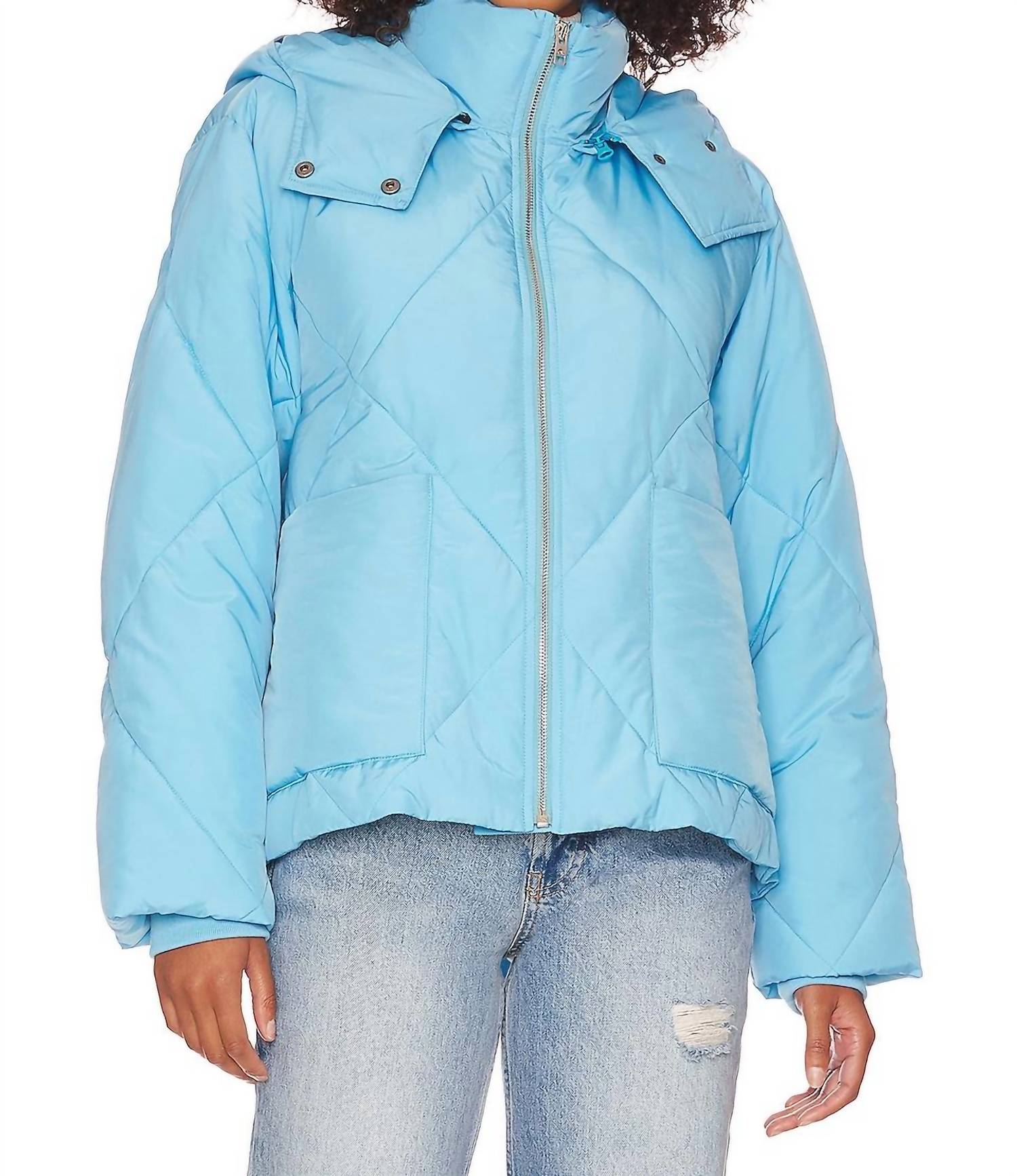 Пуховик Emmy Swing цвета Capri Blue Free People, Capri Blue
Пуховик Emmy Swing цвета Capri Blue Free People, Capri Blue