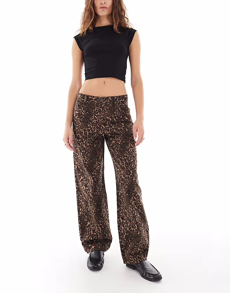 Мешковатые джинсы Dad с леопардовым принтом Levi'S
Мешковатые джинсы Dad с леопардовым принтом Levi'S