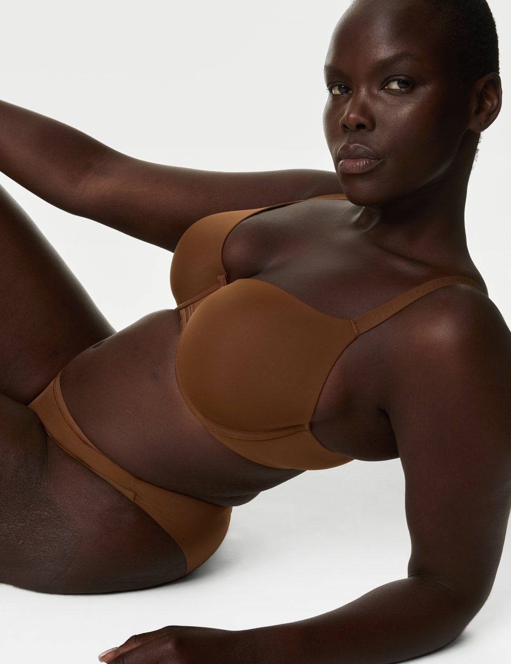Бюстгальтер-футболка Flexifit с полной чашкой и косточками AE Body by Marks & Spencer, цвет Topaz
Бюстгальтер-футболка Flexifit с полной чашкой и косточками AE Body by Marks & Spencer, цвет Topaz